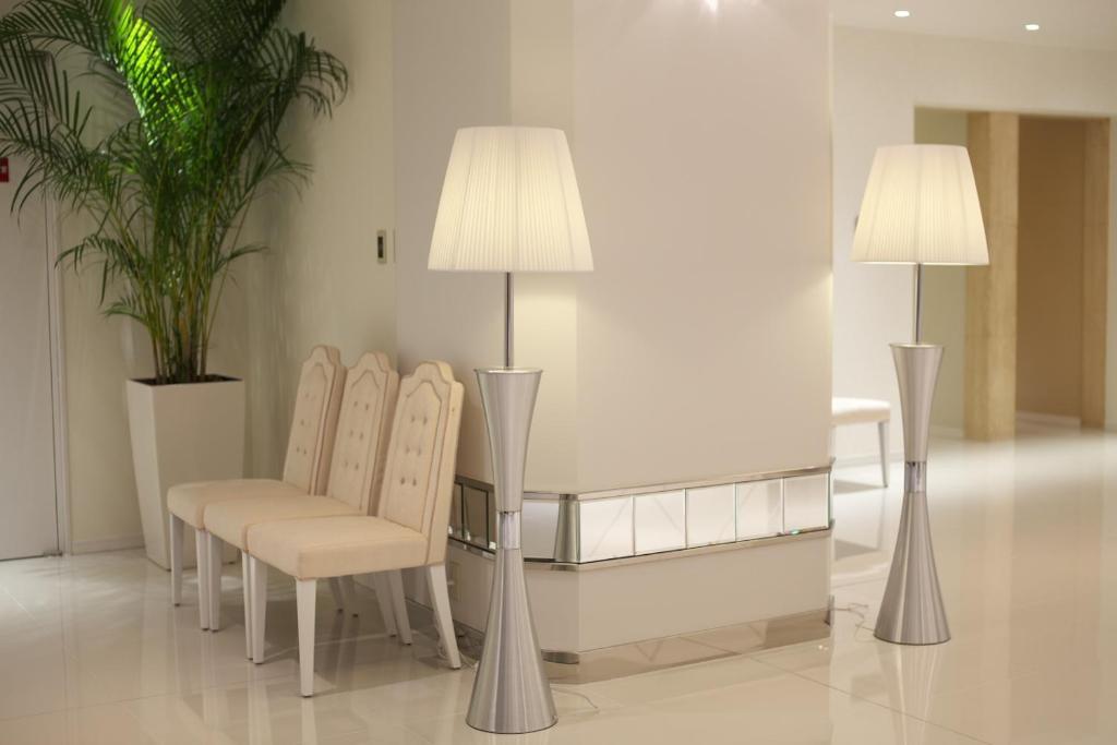 Harmonie Cinq Hotel Kitakyushu Bagian luar foto